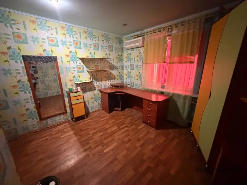 Продам 3- к квартиру на кв. Южный