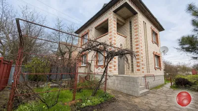 ПРОДАЕТСЯ 2-этажный ДОМ В ЛУГАНСКЕ, 170 м2, 9 сот.  ул. Веденина, гостиница Турист, Ленинский район